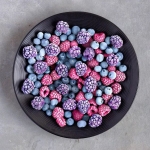 Замороженные ягоды, фрукты, грибы и овощи. Манго слайс Египет 400руб. Манго половинка Индия 480руб.