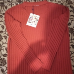 свитер с корсо на 52 размер красный цвет отдам дешевле за 400